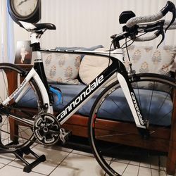 Cannondale Slice Full Carbon Roadbike Size 56cm Large Shimano 105 20 Speeds Like New..