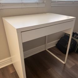 IKEA MICKE Desk - Small White Student Desk