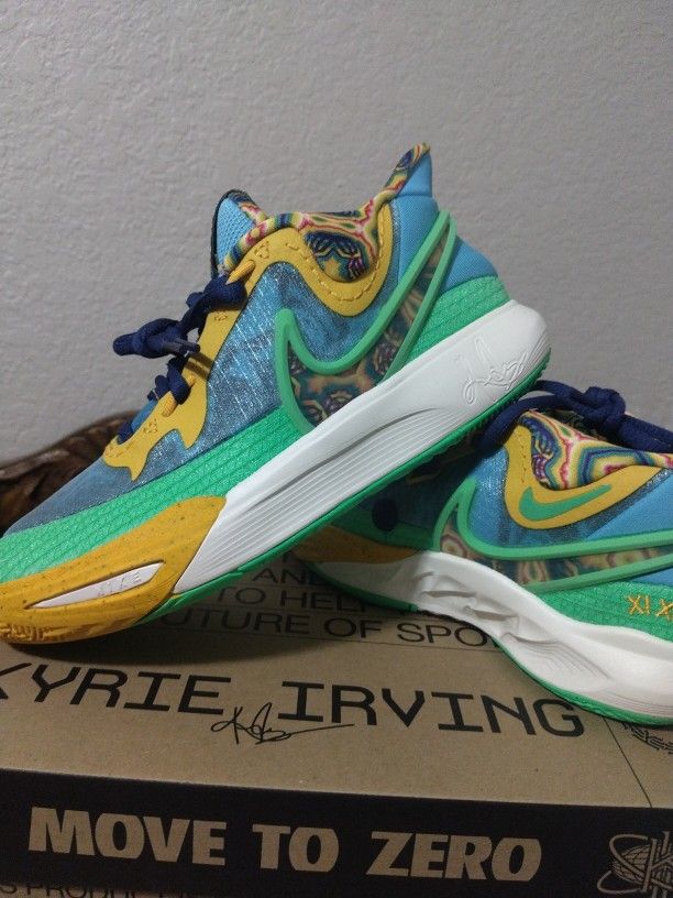 Brand New Nike Boy's KYRIE 8 GO PS