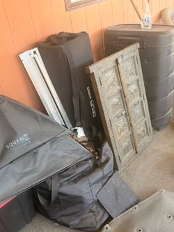 Complete Photo Studio - Softboxes, Strobes, Backdrops, Cases