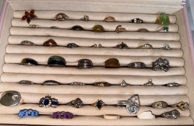 RESELLER LOT OF 45 COSTUME JEWELRY RINGS LADIES MEN’S VARIOUS STYLES & SIZES BOX NOT INCLUDED