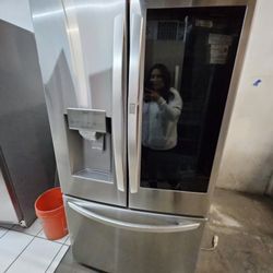 LG FRENCH DOOR STAINLESS STEEL REFRIGERATOR 