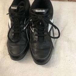 Reebok Cleat Size 5