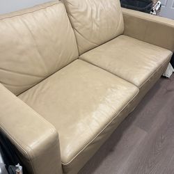 Couch / Pull out bed