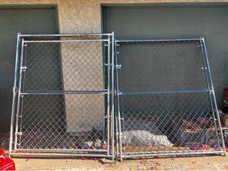 Four panels chain link