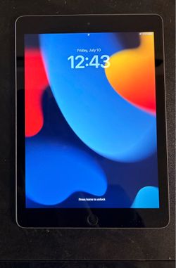 Apple iPad 6th Generation 32GB + Case Included