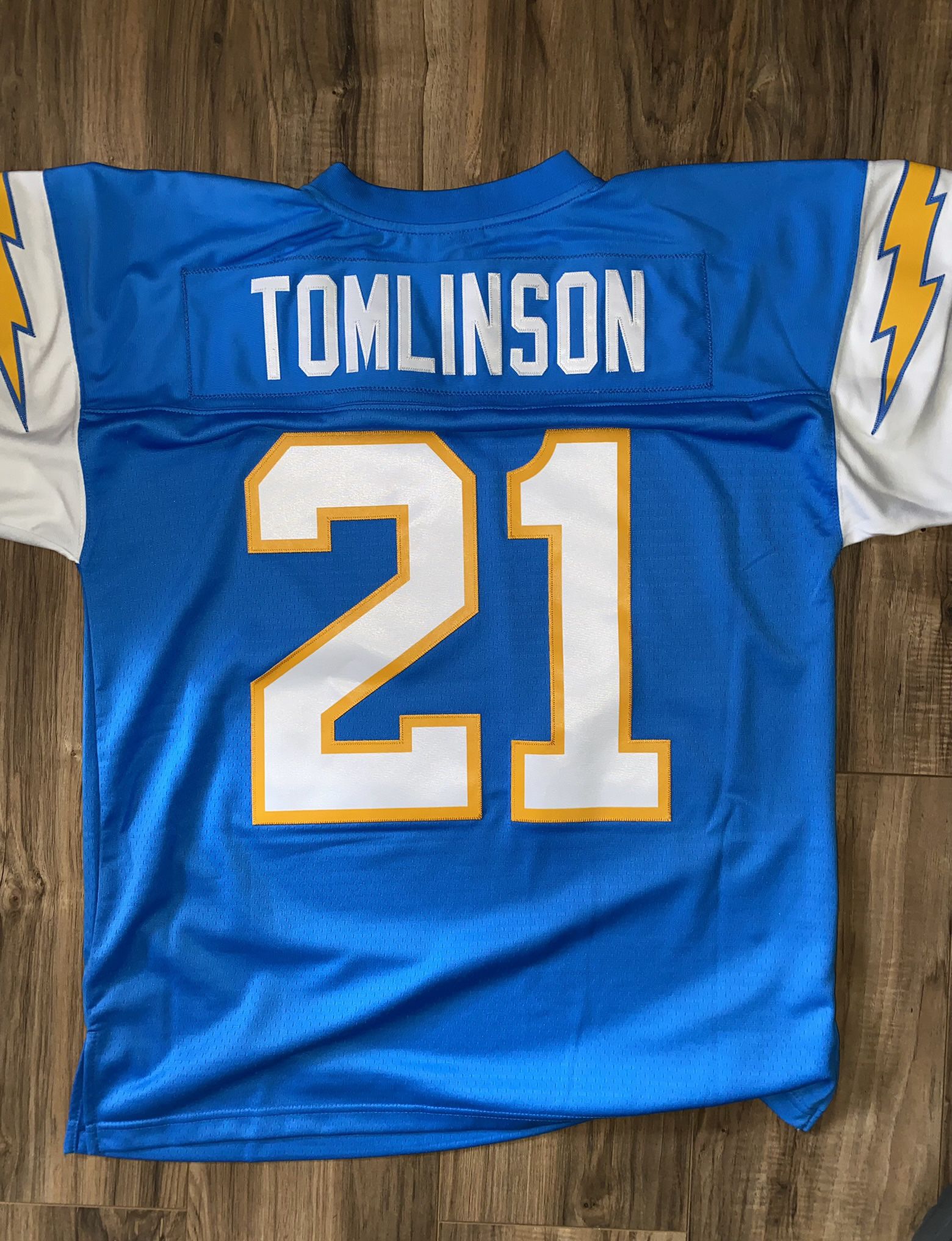 New Men's Size Large LaDainian Tomlinson Chargers Mitchell And Ness Jersey  for Sale in Huntington Beach, CA - OfferUp