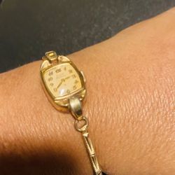 Vintage 10K GF Gold Filled ELGIN DeLuxe Ladies Watch Speidel 10K GF 