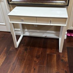 White Desk 