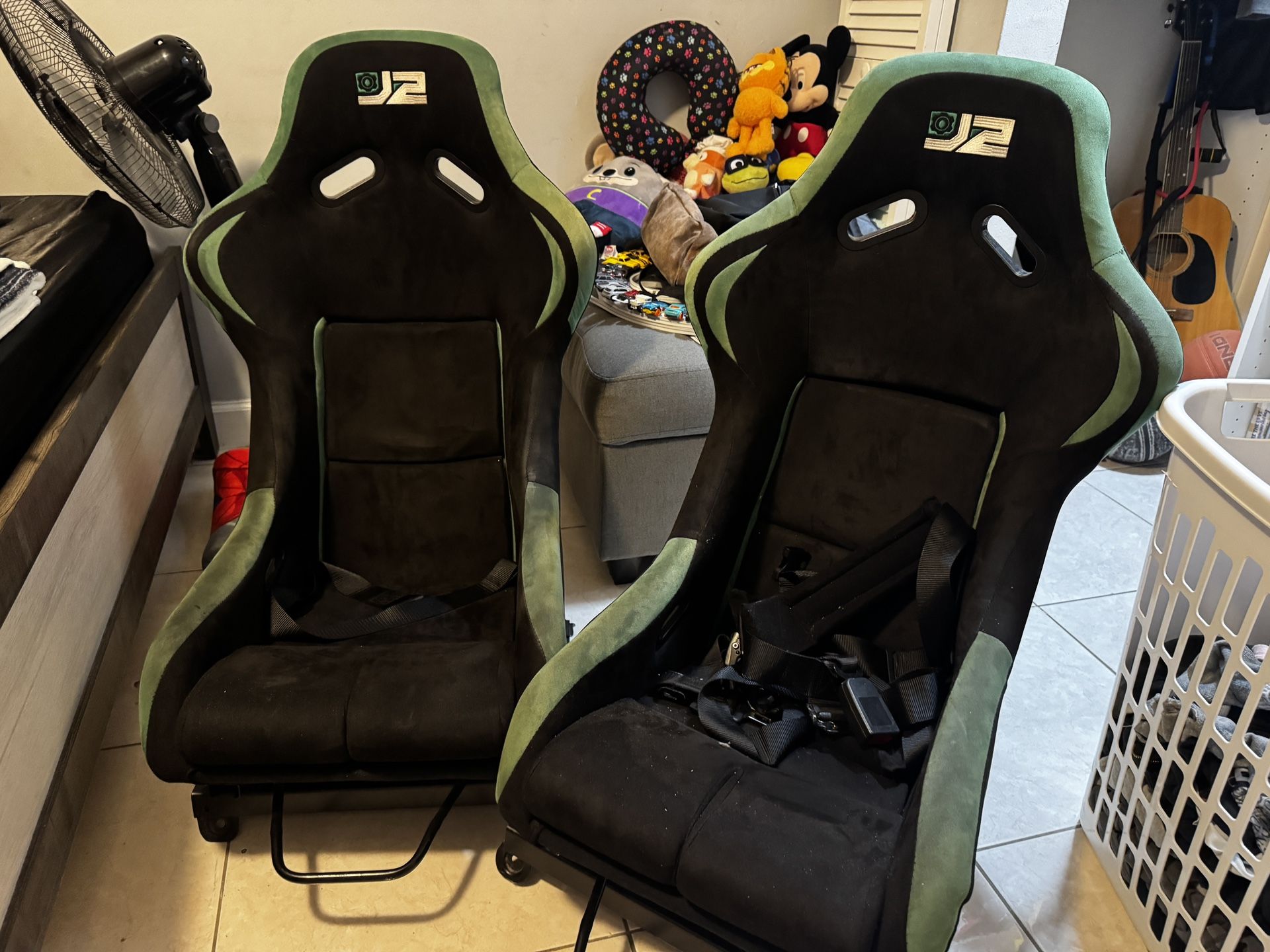 Pair Set Of Bucket Seats with harness and rails 