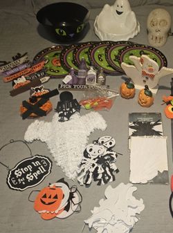 Halloween decor lot
