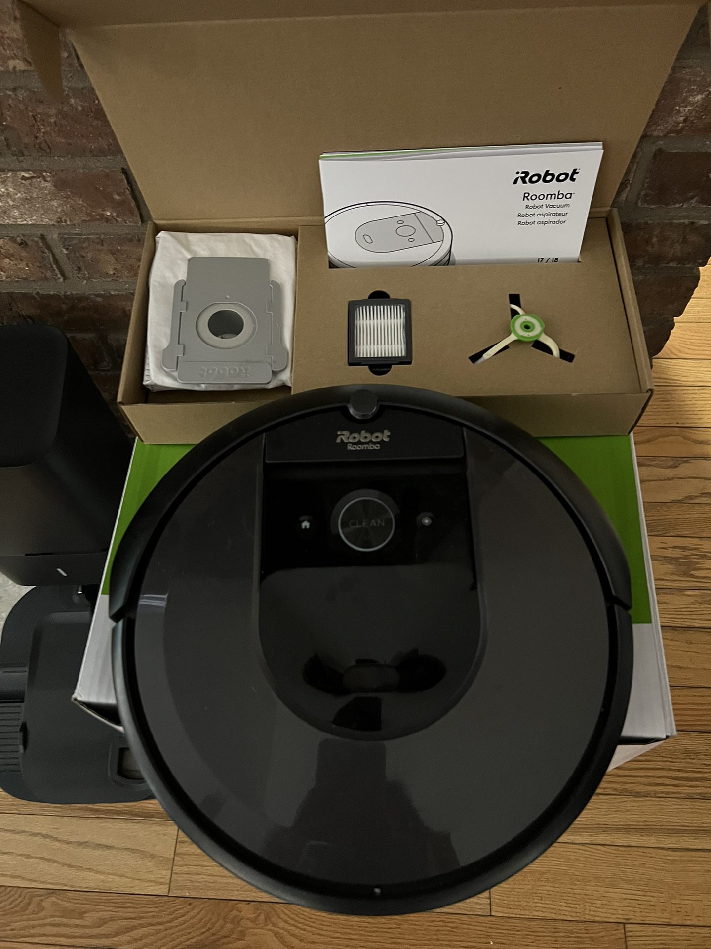 Roomba i7 Plus 7550 Wi-Fi Connected Robotic Vacuum Automatic Dirt Disposal Black