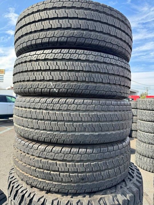 225 75 16 Tires Con 80% De Vida Las 4 De La Marca CONTINENTAL