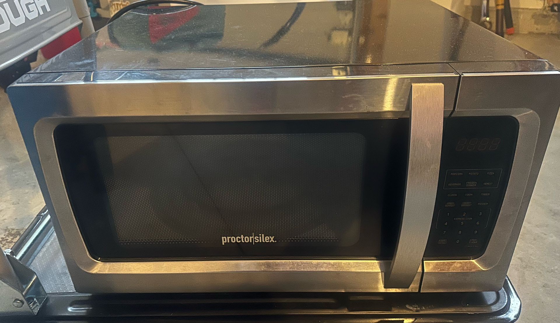 Proctor Silex Countertop Microwave 