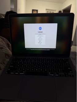 Grey Apple Macbook Air 2020 13" 1.1 Ghz Dual-Core Intel Core i3 8GB