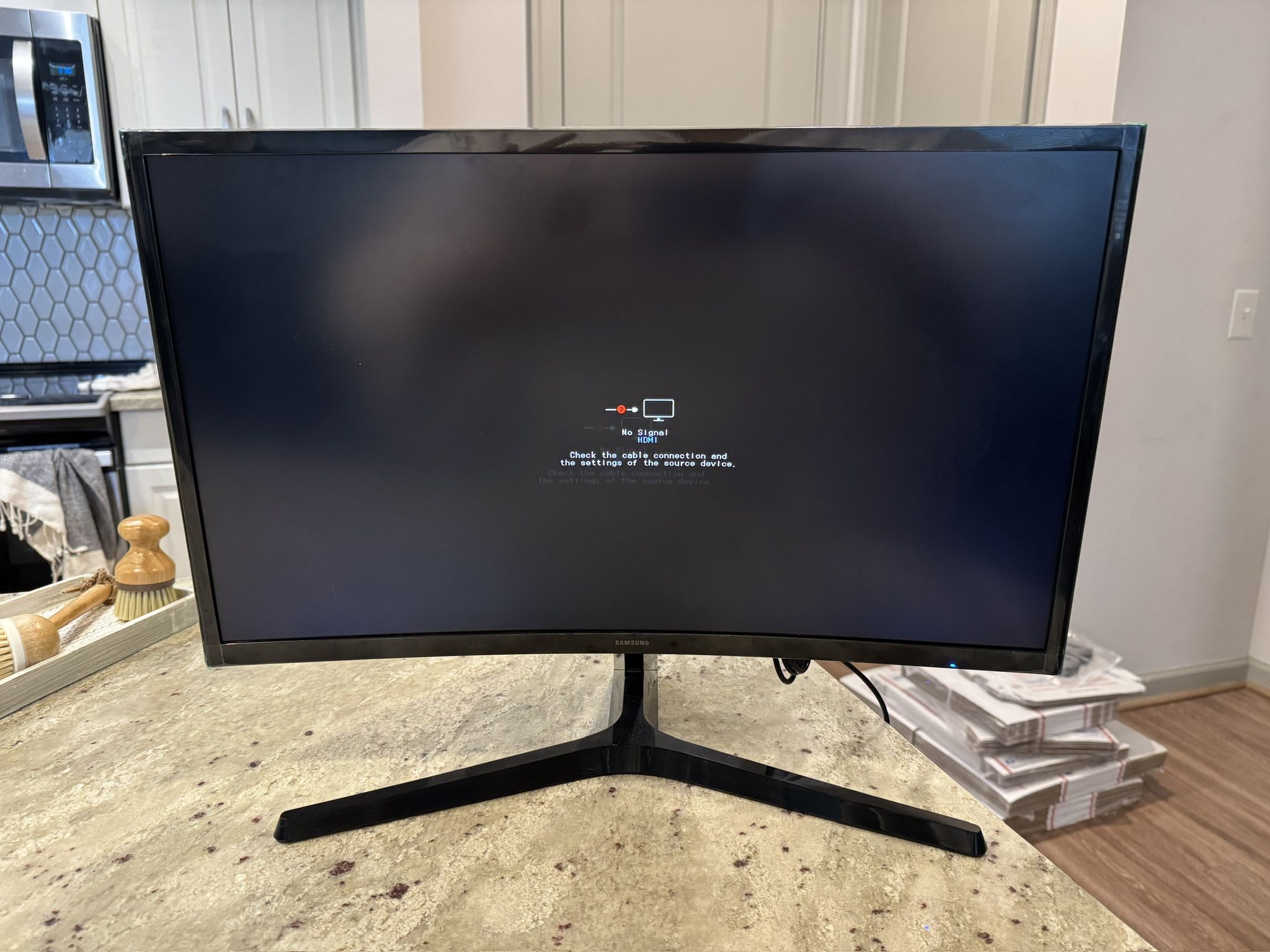 SAMSUNG 24" Curved Monitor 