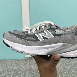 Women New Balance Running Shoes Size 6