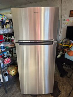 Whirlpool refrigerator 68x28x28