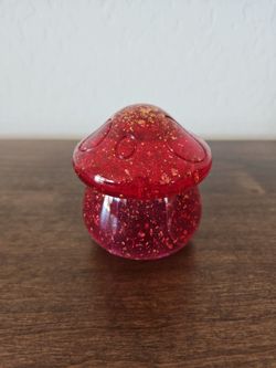 Mushroom container