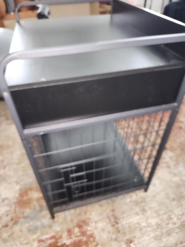 Dog Kennel / And Table
