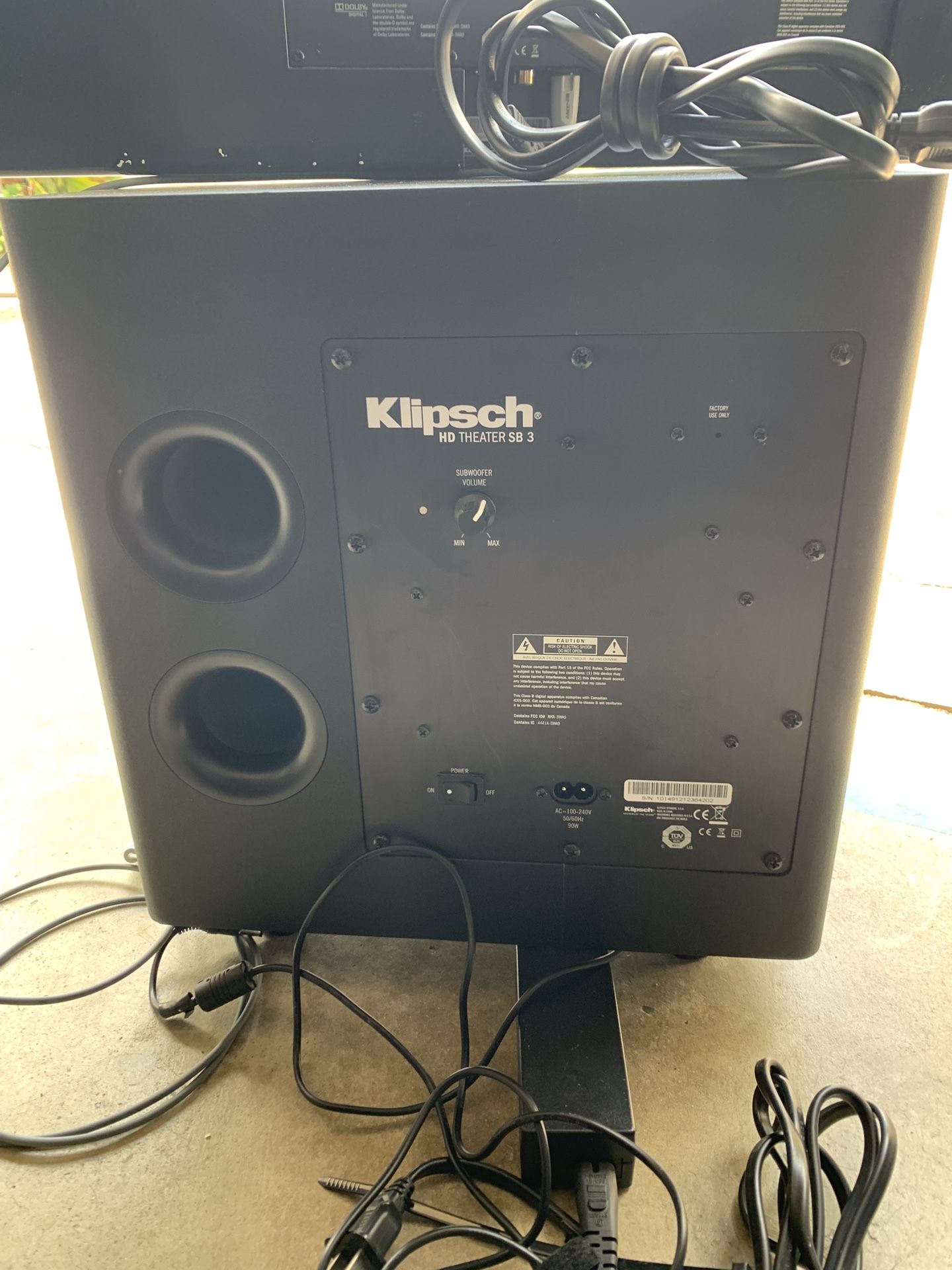 Klipsch Sound Bar (HD Theater SB 3) with Sub-Woofer (HD Theater SB 3)