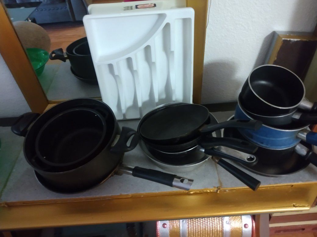 Various Used Kitchen Items