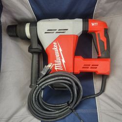 LIKE NEW MILWAUKEE WAVS SDS MAX ELECTRIC ROTARY HAMMER. 