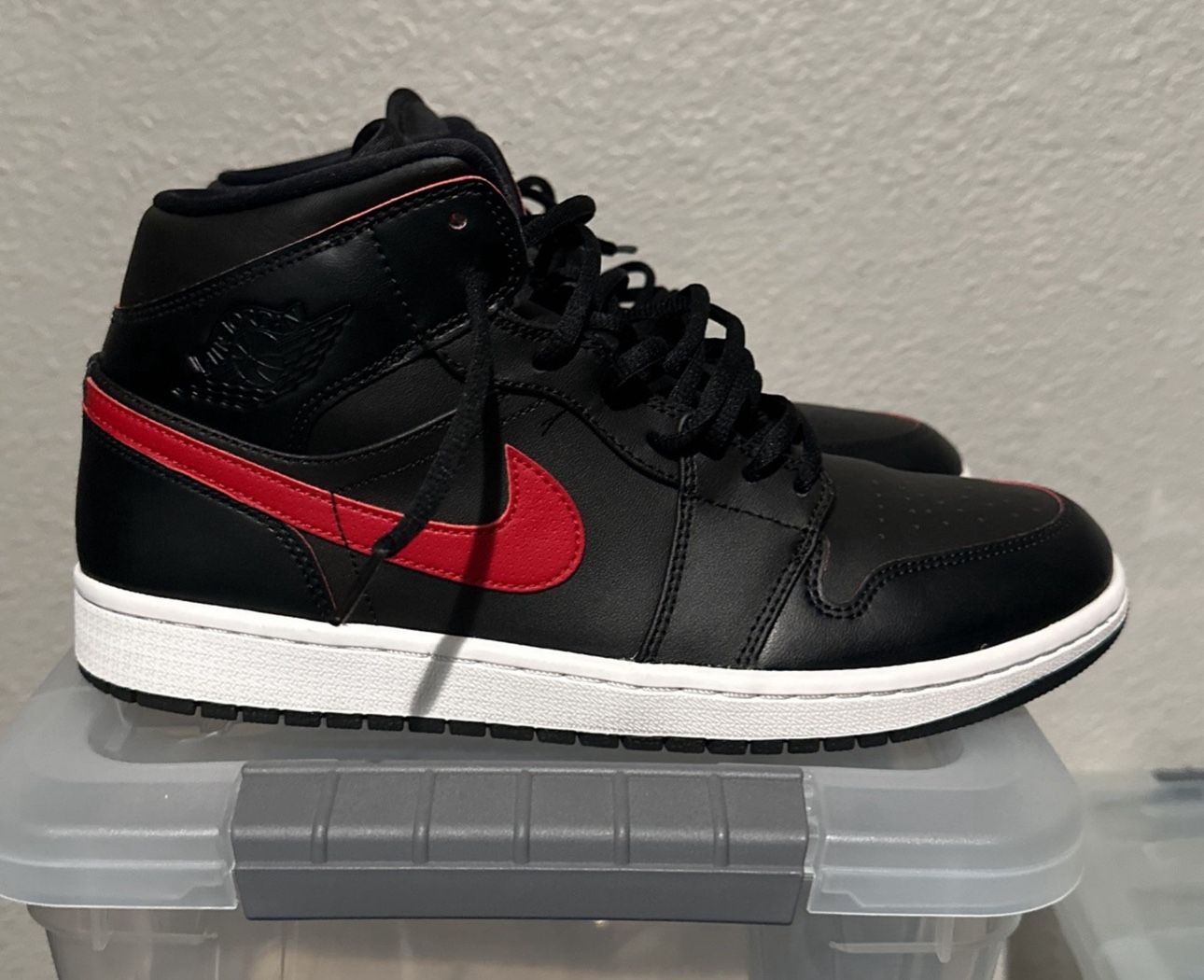 Jordan 1 Mid -