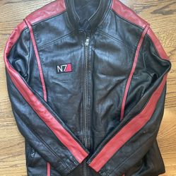Mass Effect 3 N7 Commander Shepard Leather Men's Jacket- Medium. Condition is pre owned and shows some signs of wear from usage and overall is in soli