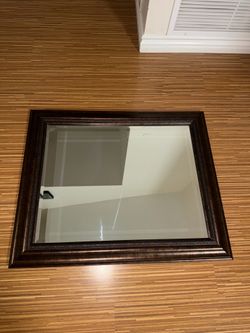 Wall mirror