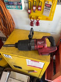 milwaukee impact gun and socket set
