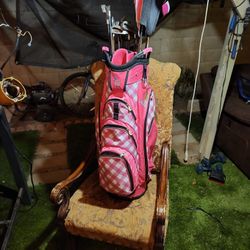  Complete Right Handed  Club Set - Pink
