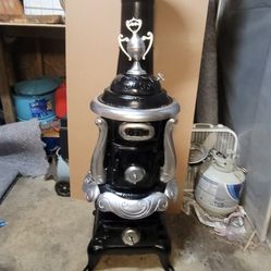 1920 Cast Iron Hero Wood Stove