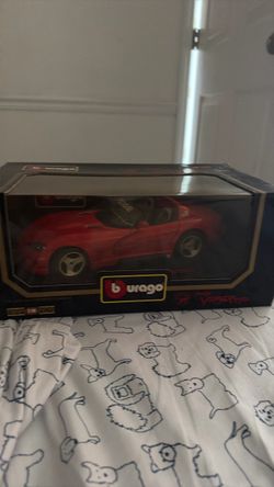 Bburago Dodge Viper GTS Diecast Model Car