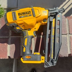 Dewalt XR 16 GA Finishing Nailer