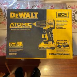 Dewalt Atomic Compact Series 1/2” Hammer Drill/driver Kit