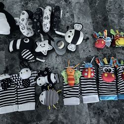 Baby Rattle Socks, Wrist Toys & Spiral Plush Activity
