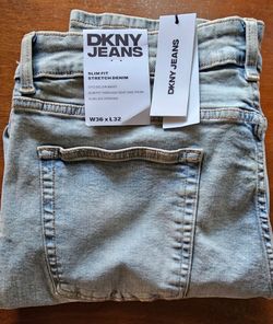 NEW DKNY JEANS - W36 L 32
