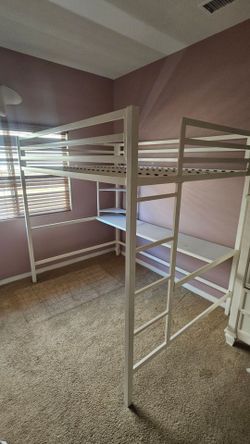 Loft Bed w/desk- Full Size