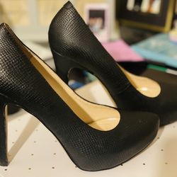 High Stilettos Black 4.5ā