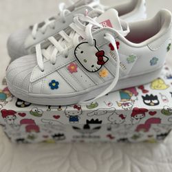 Hello Kitty X Adidas Superstar
