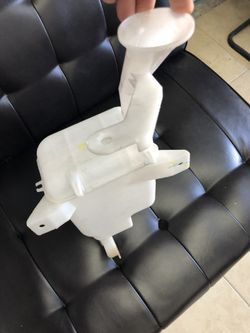 2012-2017 Nissan Versa 1.6 windshield washer