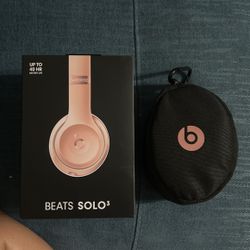 Rose Gold Beats Solo 3