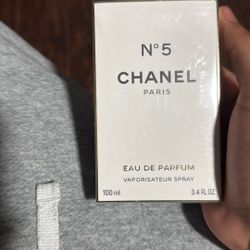 N*5 Chanel Paris 