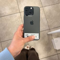 iPHONE 16 PRO UNLOCKED 256GB (100% BATTERY)