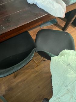4 Plastic Chairs