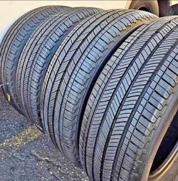225 60 18 Set de Llantas Michelin Con Excelente calidad Las 4 📱📱