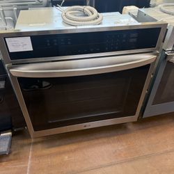LG 30” electric wall oven ( shipping included) 