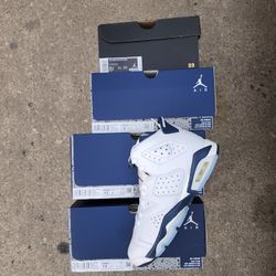 Jordan Retro 6 Midnight Navy Size 5.5y $195... Size 12, $280. 🔥DM to Inquire🔥 ***NO TRADES***