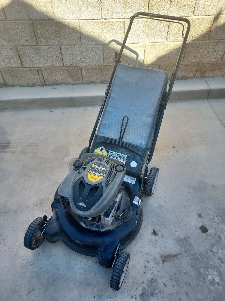 Lawnmower Yard Machines MTD